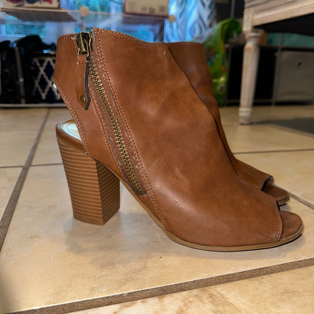 Madden Girl Naaom’i Tan Peep-Toe Heeled Boots- 9.5 M
